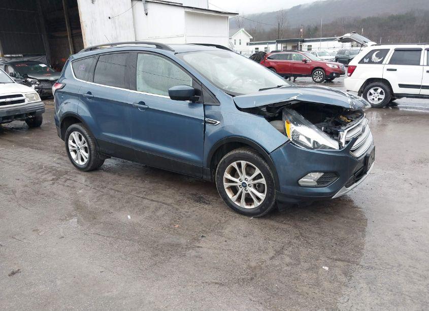 2018 Ford Escape SE (VIN 1FMCU9GD0JUB93495) main photo
