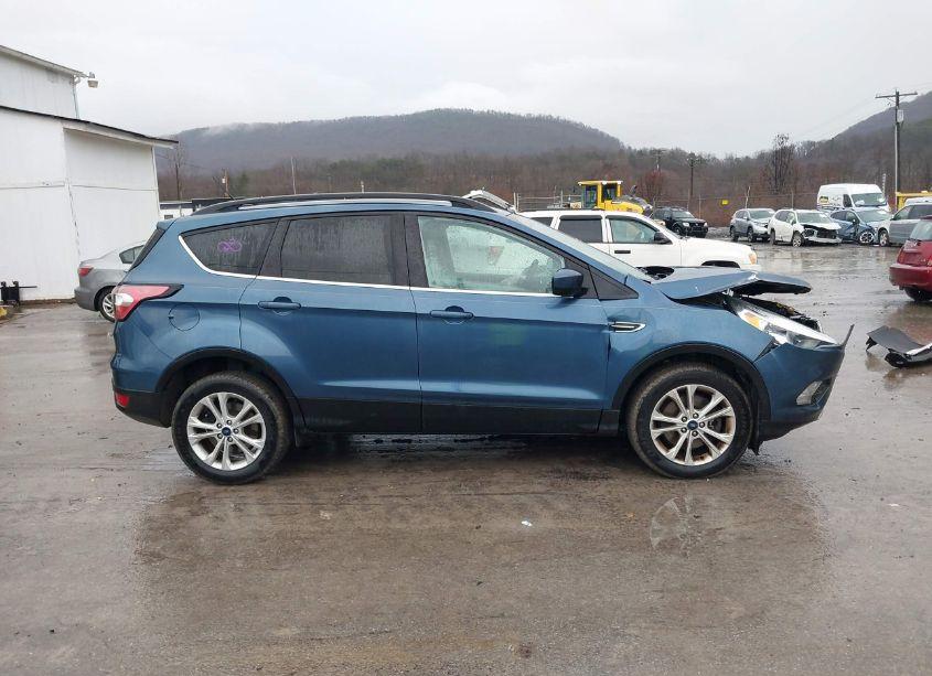 Photo 13 of 2018 Ford Escape SE (VIN 1FMCU9GD0JUB93495)