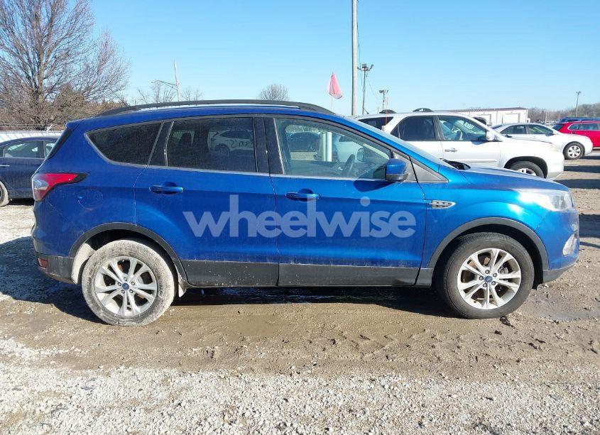 Photo 13 of 2018 Ford Escape SE (VIN 1FMCU9GD0JUB94615)