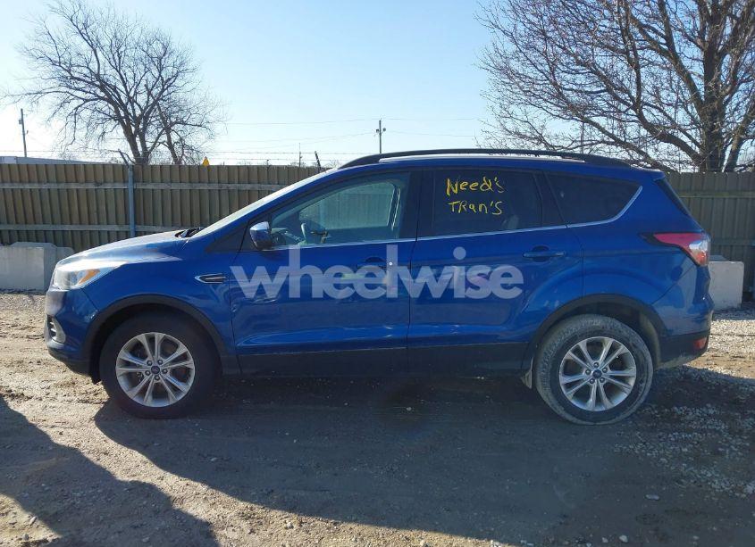 Photo 14 of 2018 Ford Escape SE (VIN 1FMCU9GD0JUB94615)