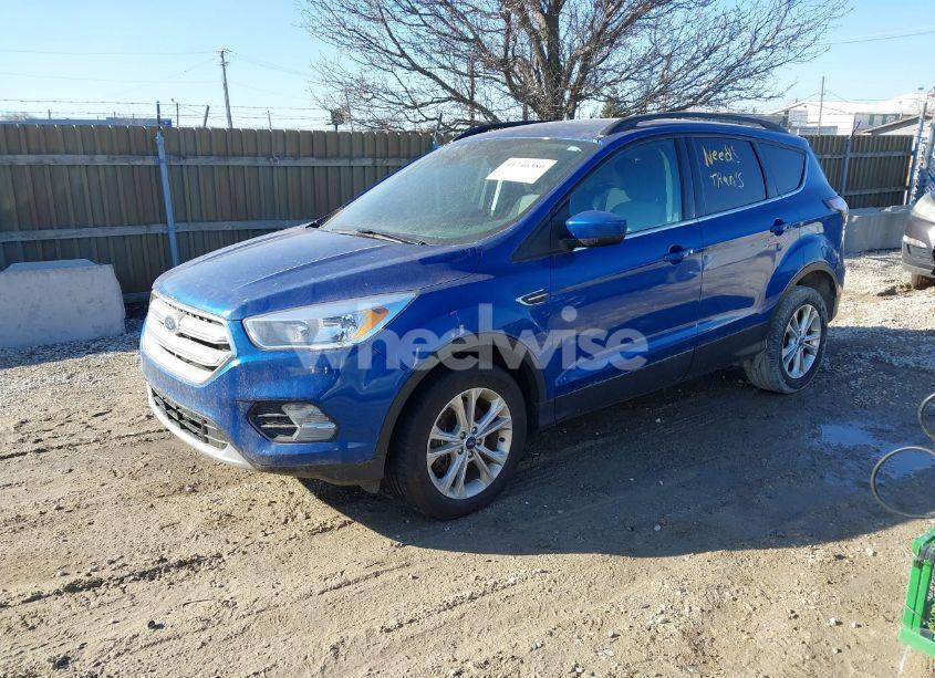 Photo 2 of 2018 Ford Escape SE (VIN 1FMCU9GD0JUB94615)