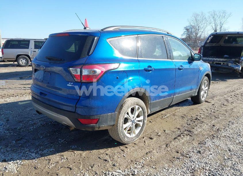 Photo 4 of 2018 Ford Escape SE (VIN 1FMCU9GD0JUB94615)