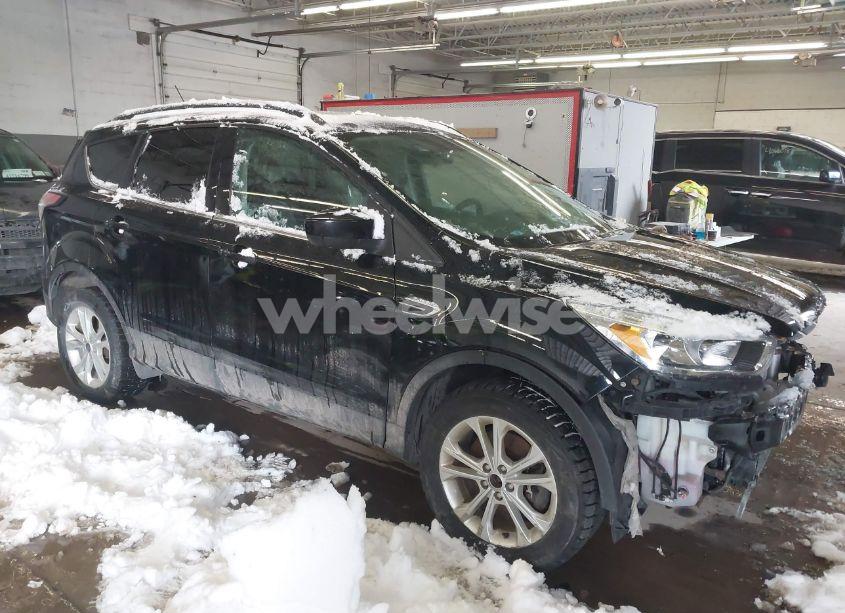 2018 Ford Escape SE (VIN 1FMCU9GD0JUC72780) main photo