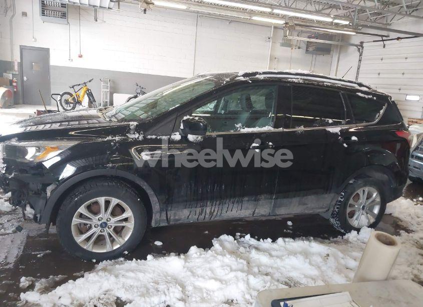 Photo 15 of 2018 Ford Escape SE (VIN 1FMCU9GD0JUC72780)