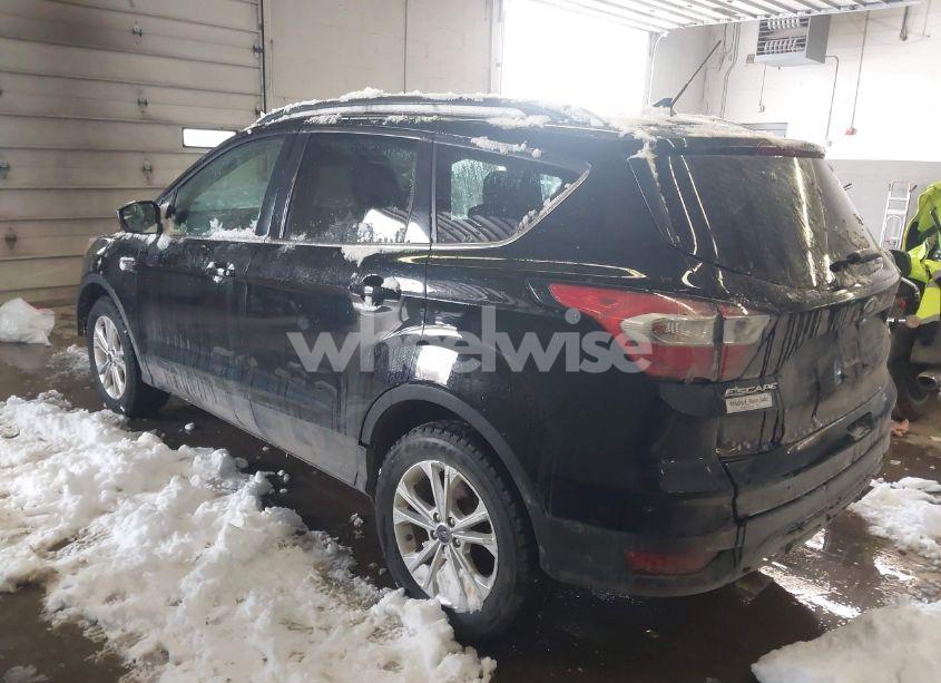 Photo 3 of 2018 Ford Escape SE (VIN 1FMCU9GD0JUC72780)