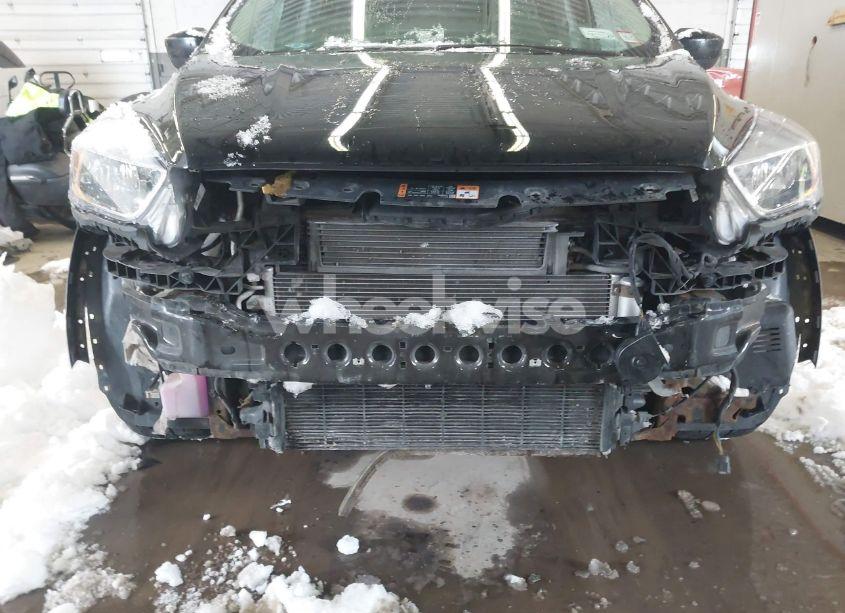 Photo 6 of 2018 Ford Escape SE (VIN 1FMCU9GD0JUC72780)