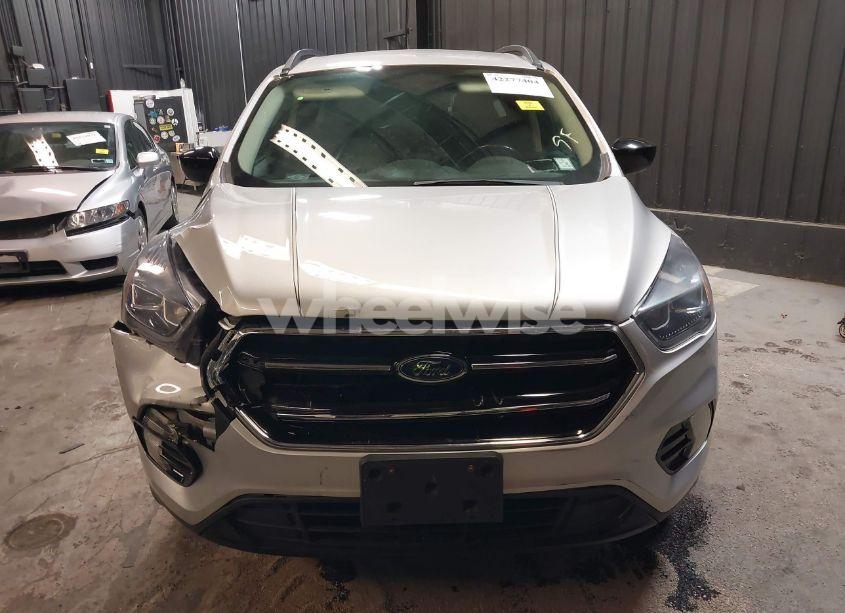 Photo 12 of 2018 Ford Escape SE (VIN 1FMCU9GD0JUD33111)