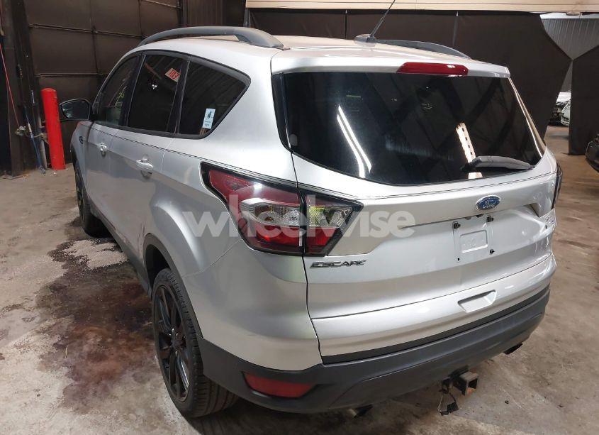 Photo 3 of 2018 Ford Escape SE (VIN 1FMCU9GD0JUD33111)