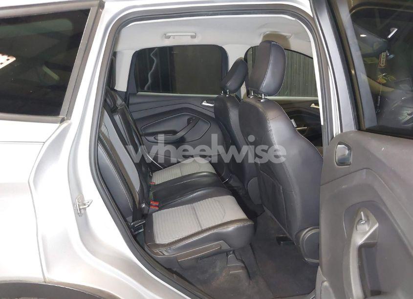 Photo 8 of 2018 Ford Escape SE (VIN 1FMCU9GD0JUD33111)