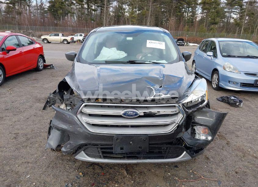 Photo 13 of 2019 Ford Escape SE (VIN 1FMCU9GD0KUA00554)