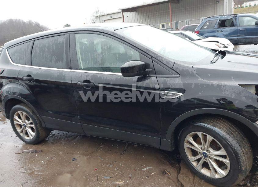 Photo 14 of 2019 Ford Escape SE (VIN 1FMCU9GD0KUA06760)