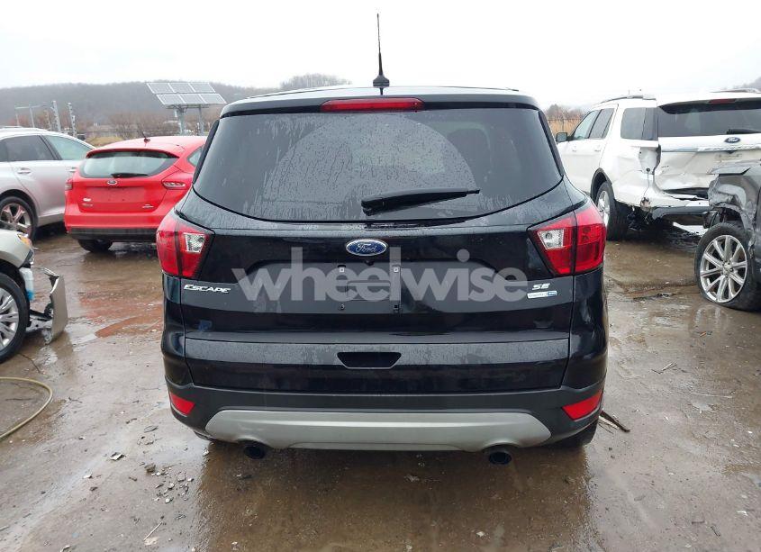 Photo 17 of 2019 Ford Escape SE (VIN 1FMCU9GD0KUA06760)