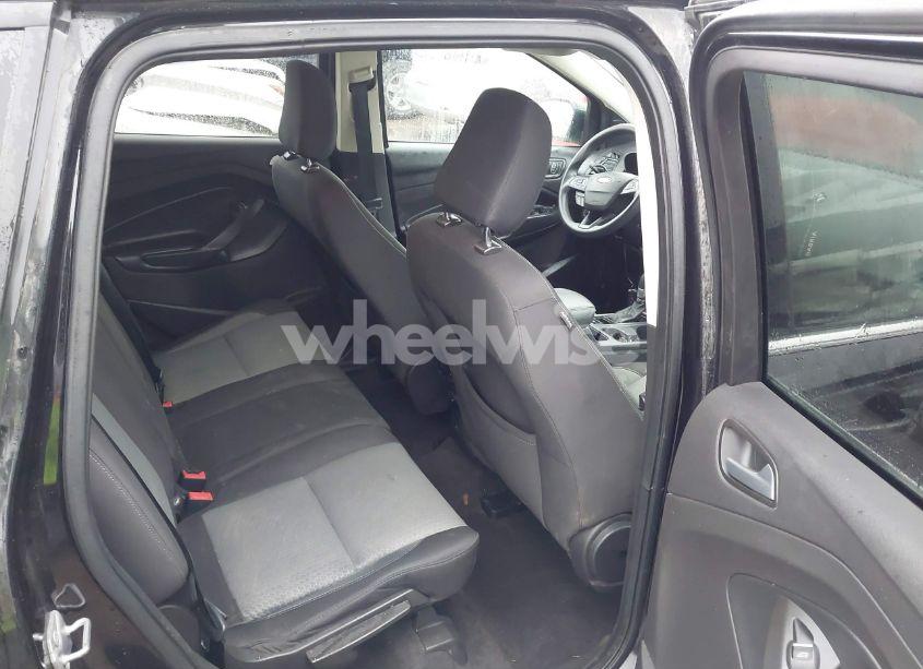 Photo 8 of 2019 Ford Escape SE (VIN 1FMCU9GD0KUA06760)