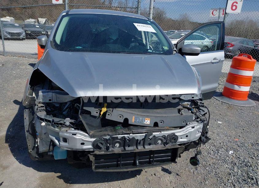 Photo 6 of 2019 Ford Escape SE (VIN 1FMCU9GD0KUA12963)