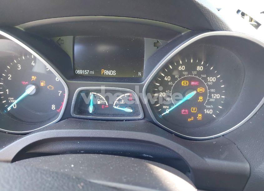 Photo 6 of 2019 Ford Escape SE (VIN 1FMCU9GD0KUA57966)