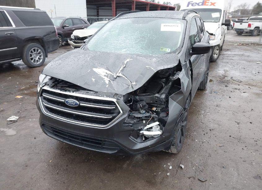 Photo 6 of 2019 Ford Escape SE (VIN 1FMCU9GD0KUB09869)