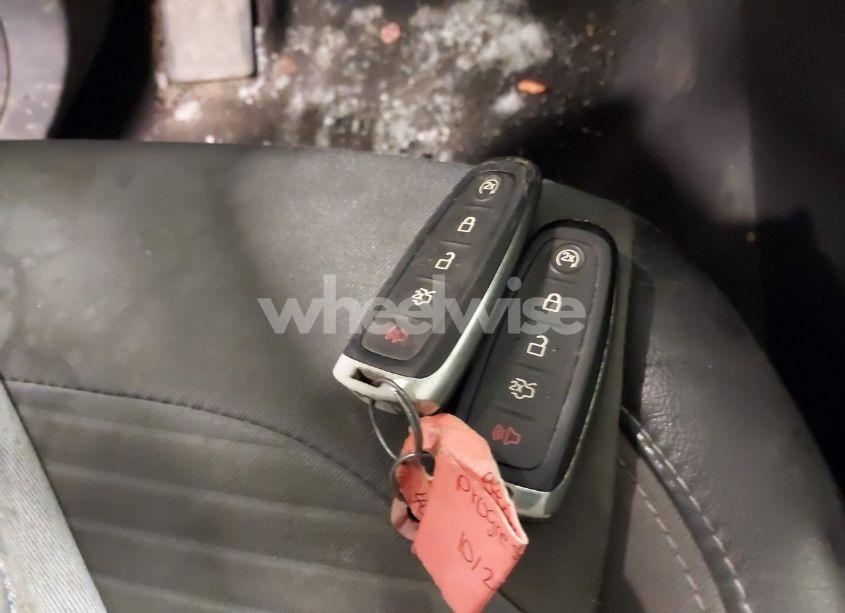 Photo 11 of 2019 Ford Escape SE (VIN 1FMCU9GD0KUB30432)