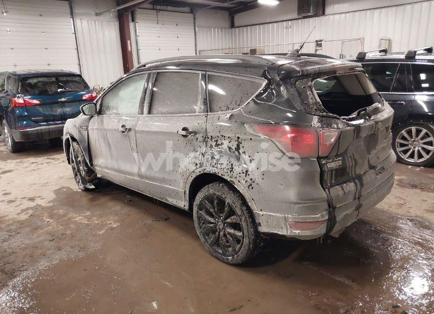 Photo 3 of 2019 Ford Escape SE (VIN 1FMCU9GD0KUB30432)