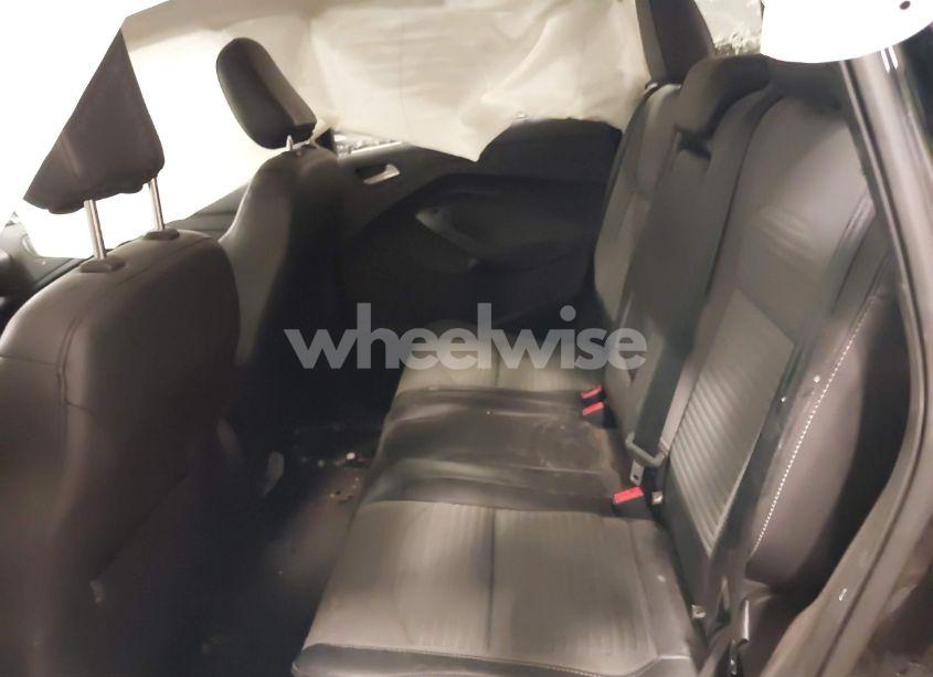 Photo 8 of 2019 Ford Escape SE (VIN 1FMCU9GD0KUB30432)