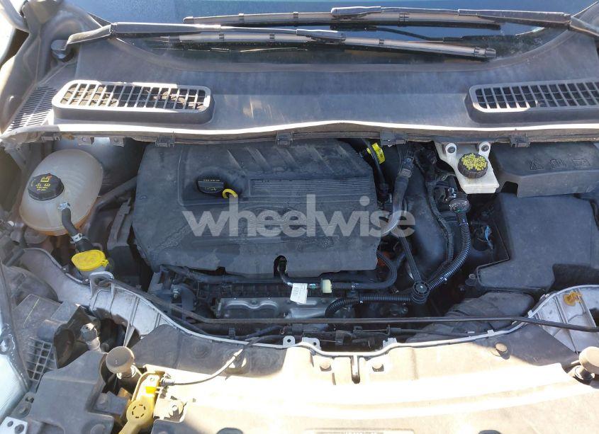 Photo 10 of 2019 Ford Escape SE (VIN 1FMCU9GD0KUB33363)