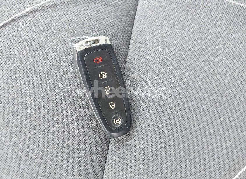 Photo 11 of 2019 Ford Escape SE (VIN 1FMCU9GD0KUB33363)