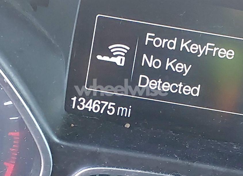 Photo 15 of 2019 Ford Escape SE (VIN 1FMCU9GD0KUB33363)