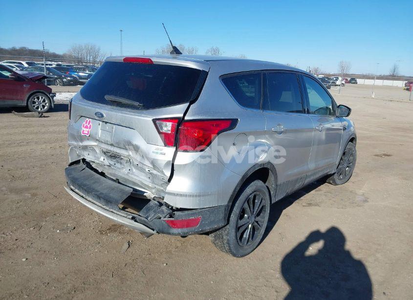 Photo 4 of 2019 Ford Escape SE (VIN 1FMCU9GD0KUB33363)