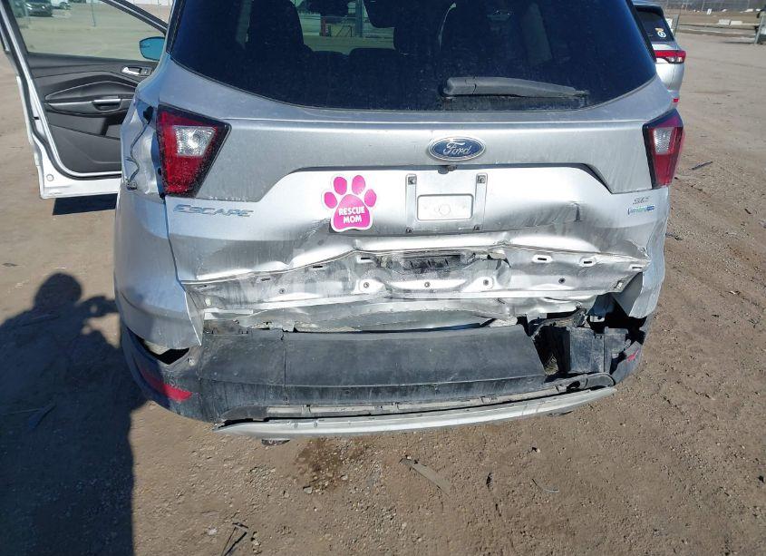 Photo 6 of 2019 Ford Escape SE (VIN 1FMCU9GD0KUB33363)