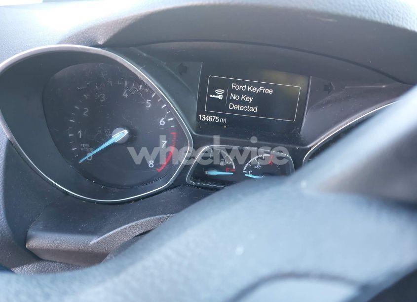 Photo 7 of 2019 Ford Escape SE (VIN 1FMCU9GD0KUB33363)
