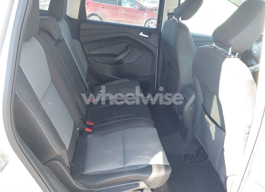 Photo 8 of 2019 Ford Escape SE (VIN 1FMCU9GD0KUB33363)