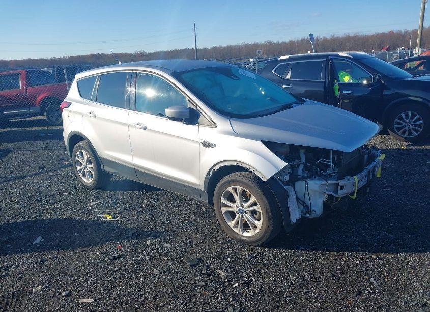 Photo 13 of 2019 Ford Escape SE (VIN 1FMCU9GD0KUB44640)