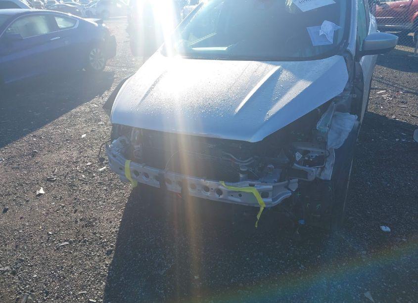 Photo 6 of 2019 Ford Escape SE (VIN 1FMCU9GD0KUB44640)