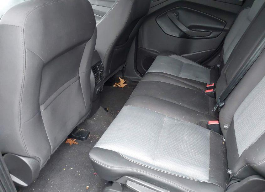 Photo 8 of 2019 Ford Escape SE (VIN 1FMCU9GD0KUB53662)