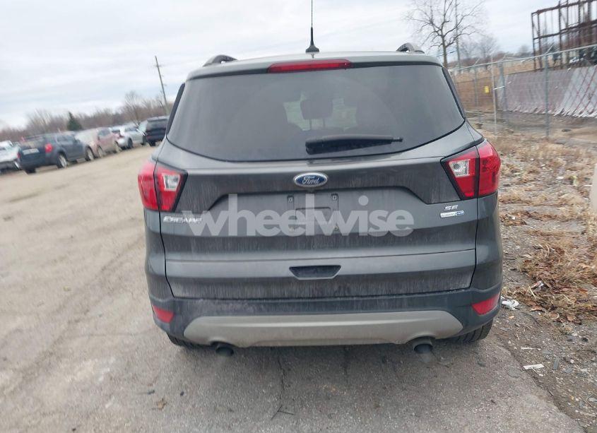 Photo 16 of 2019 Ford Escape SE (VIN 1FMCU9GD0KUB54973)
