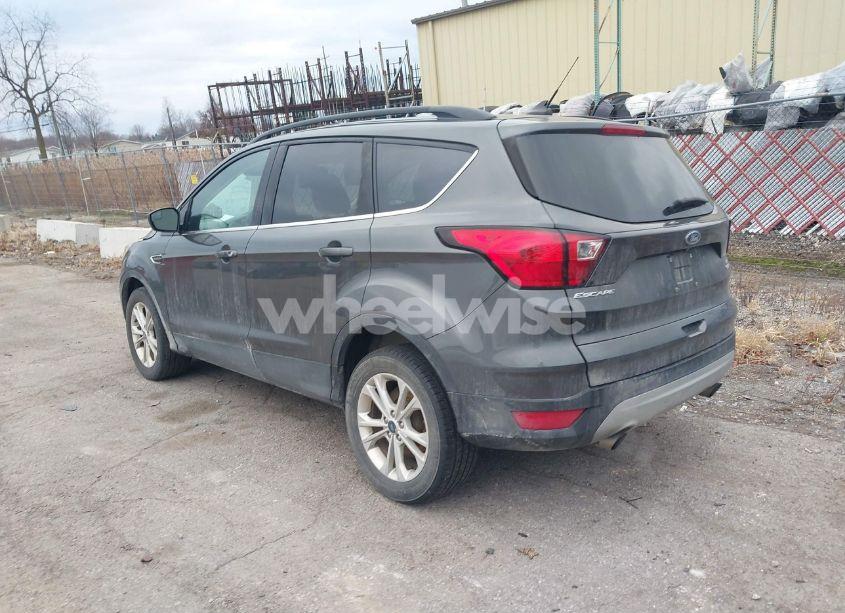 Photo 3 of 2019 Ford Escape SE (VIN 1FMCU9GD0KUB54973)