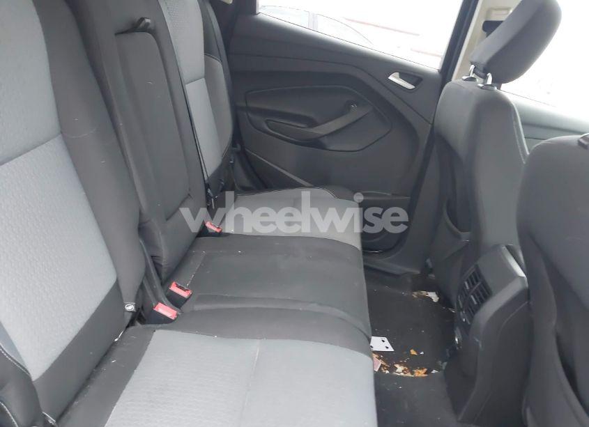 Photo 8 of 2019 Ford Escape SE (VIN 1FMCU9GD0KUB54973)