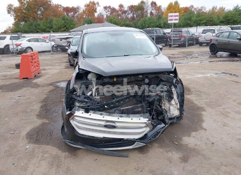 Photo 12 of 2019 Ford Escape SE (VIN 1FMCU9GD0KUC13794)