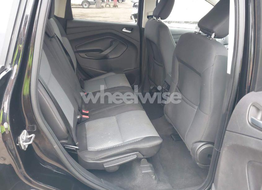 Photo 8 of 2019 Ford Escape SE (VIN 1FMCU9GD0KUC13794)