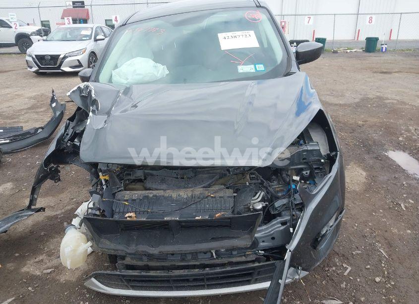Photo 6 of 2019 Ford Escape SE (VIN 1FMCU9GD0KUC22429)