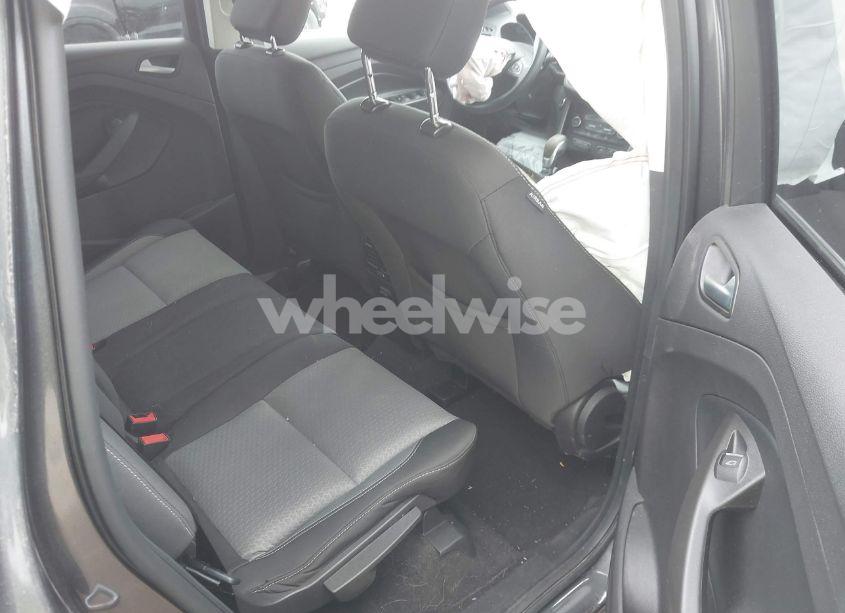Photo 8 of 2019 Ford Escape SE (VIN 1FMCU9GD0KUC22429)