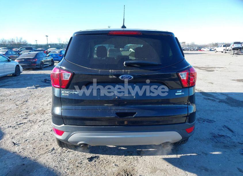 Photo 15 of 2019 Ford Escape SE (VIN 1FMCU9GD0KUC54569)