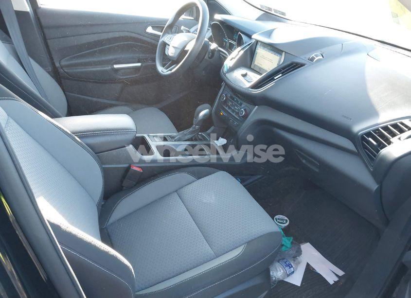 Photo 4 of 2019 Ford Escape SE (VIN 1FMCU9GD0KUC54569)