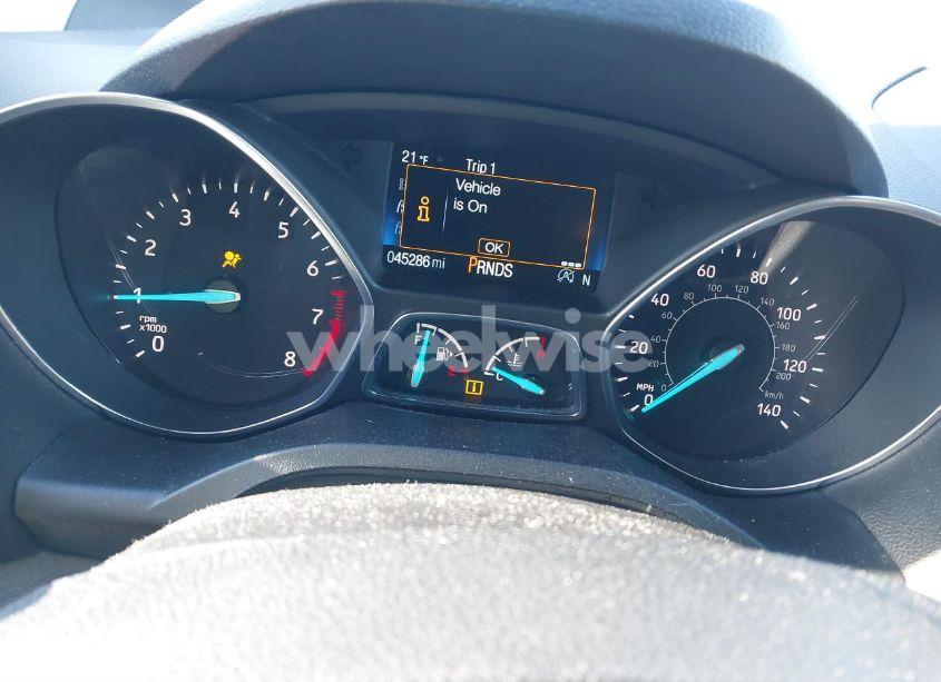 Photo 6 of 2019 Ford Escape SE (VIN 1FMCU9GD0KUC54569)