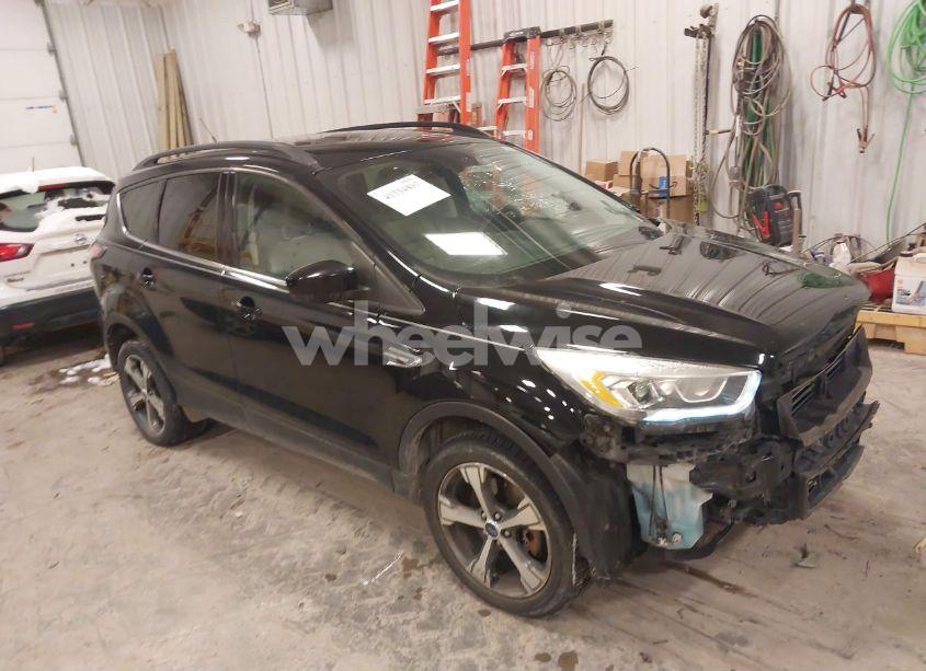2017 Ford Escape SE (VIN 1FMCU9GD1HUA38304) main photo