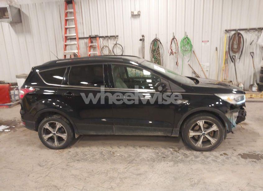 Photo 13 of 2017 Ford Escape SE (VIN 1FMCU9GD1HUA38304)