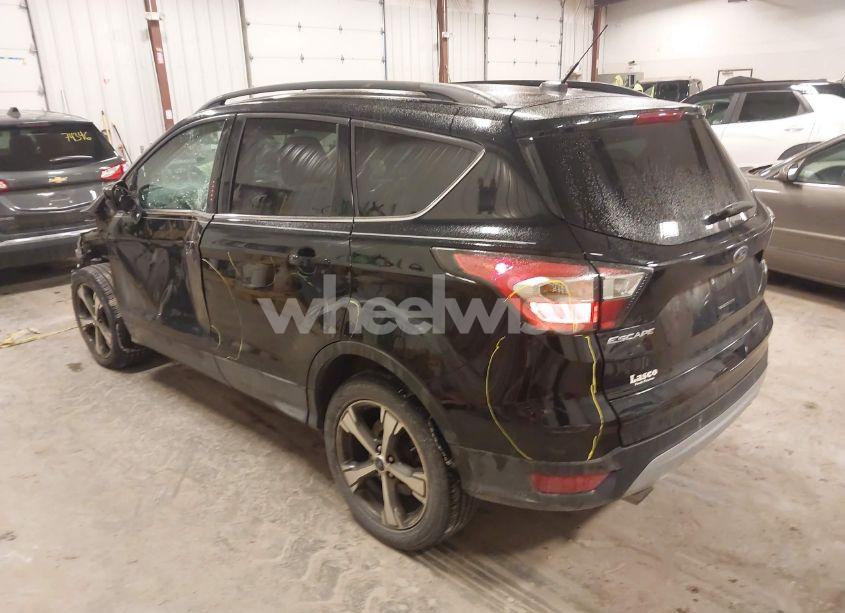 Photo 3 of 2017 Ford Escape SE (VIN 1FMCU9GD1HUA38304)