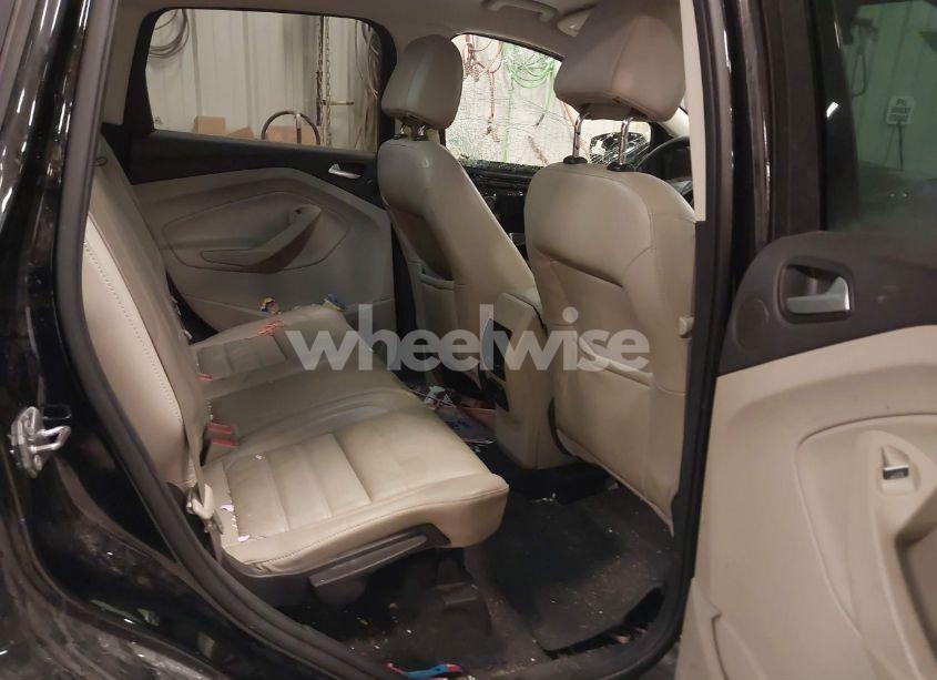Photo 8 of 2017 Ford Escape SE (VIN 1FMCU9GD1HUA38304)