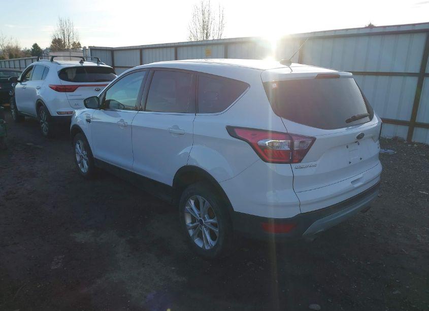 Photo 3 of 2017 Ford Escape SE (VIN 1FMCU9GD1HUA39873)
