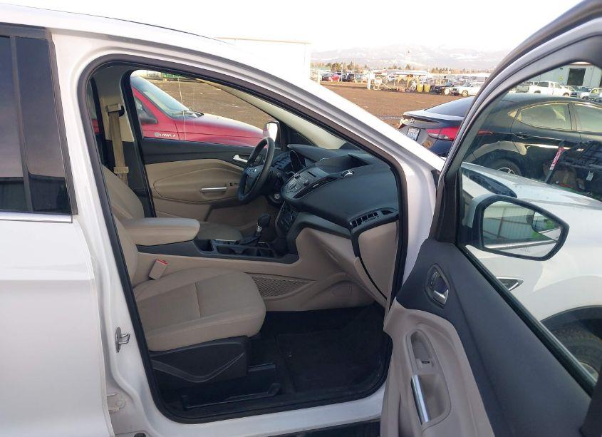 Photo 5 of 2017 Ford Escape SE (VIN 1FMCU9GD1HUA39873)