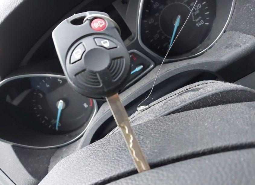 Photo 11 of 2017 Ford Escape SE (VIN 1FMCU9GD1HUA90953)